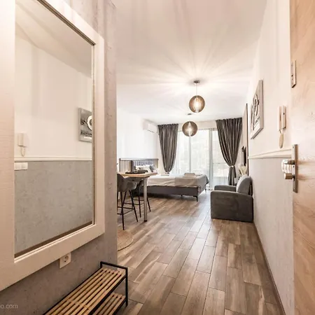 Azur アパート ヴァルナ